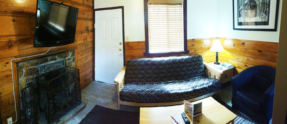 Sessions Retreat & Hotel - photo 22