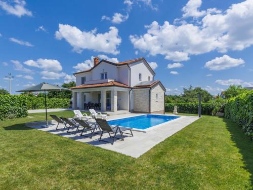 Holiday Home Villa Zirdum by Interhome — 4-Star Luxury Hotel in Porec, Croatia
