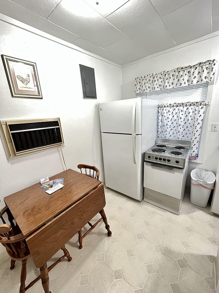 Cascade Motel - photo 22
