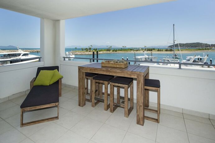 Blue on Blue Superior Studio Room 1271 — hotel in Nelly Bay