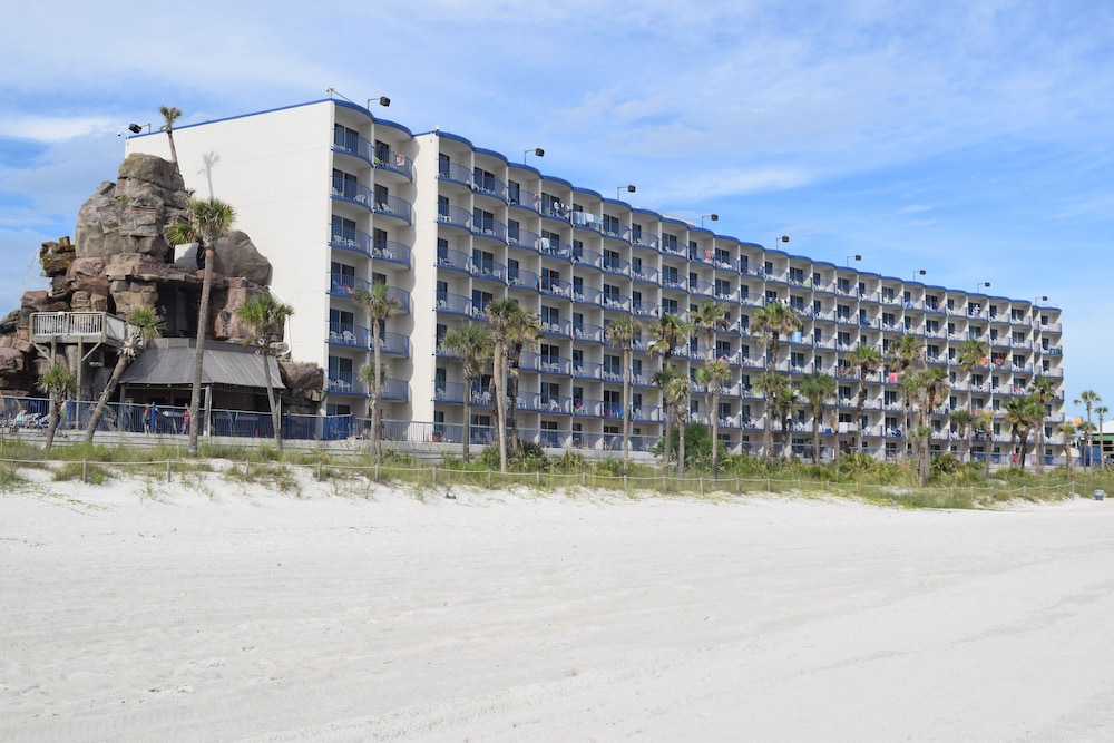 Days Inn by Wyndham Panama City Beach Beachfront Resort - photo 95