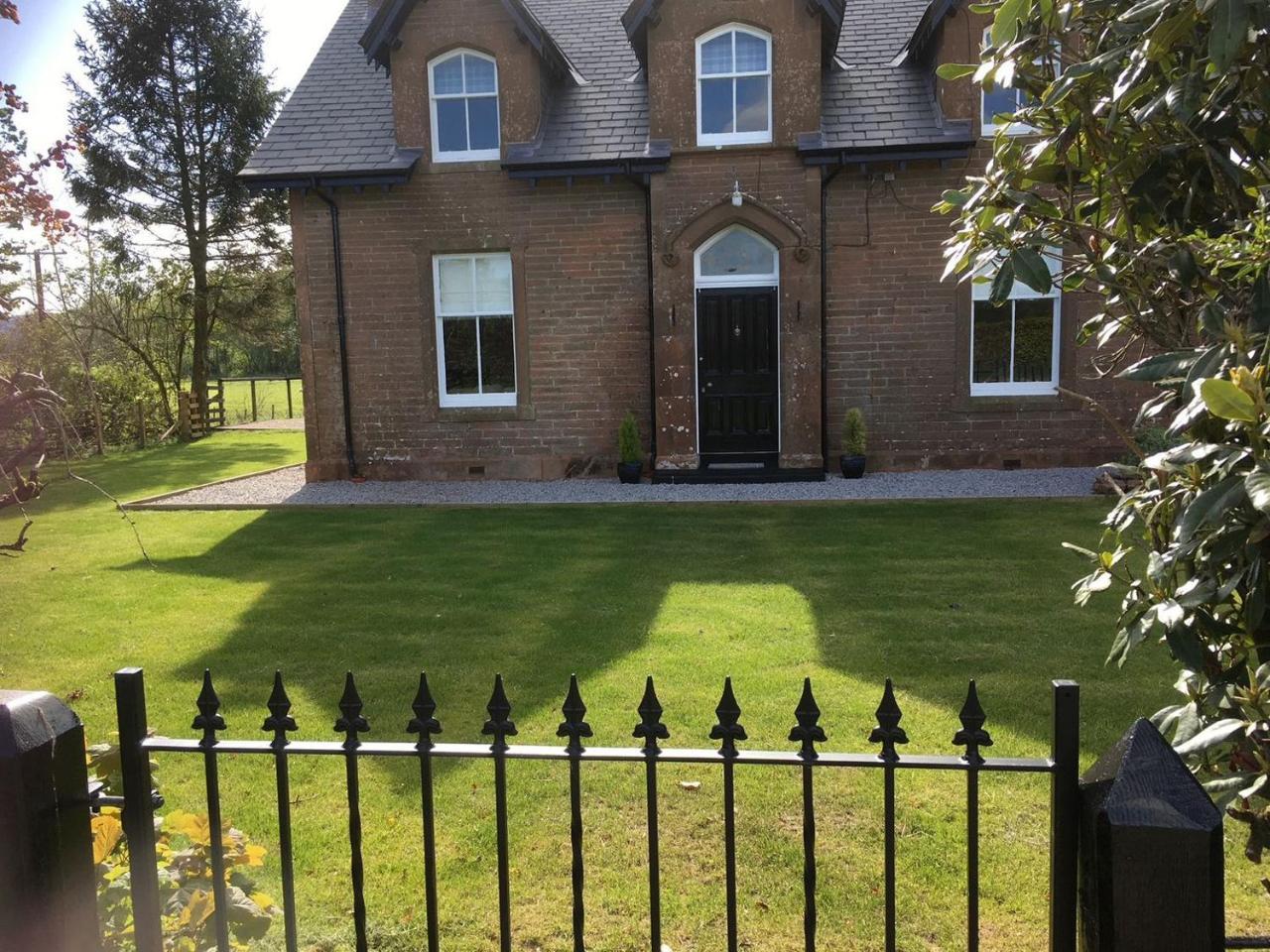 Halleaths Home Farm — 4-Star Luxury Hotel in Lochmaben, United Kingdom