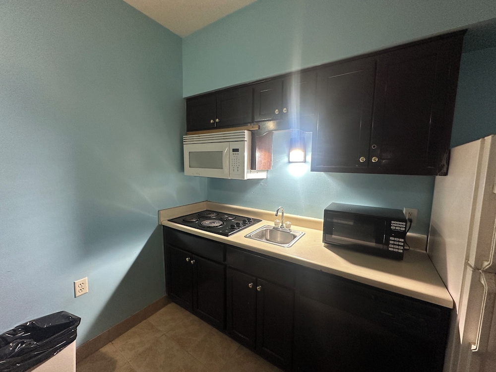 Guest Cottage And Suites - photo 22