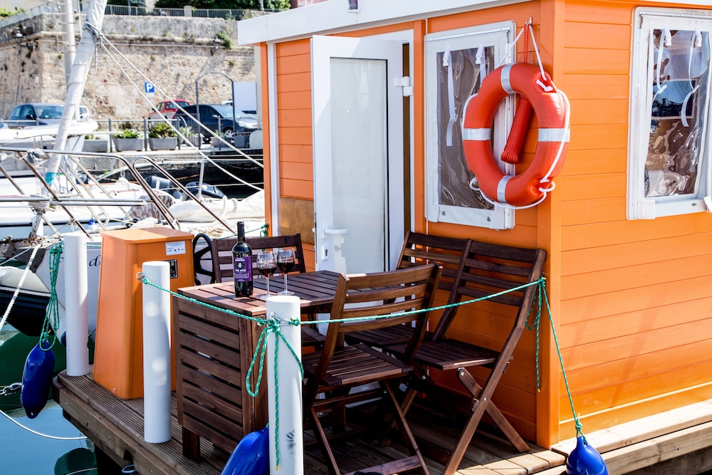 The Homeboat Company Aquatica Alghero - carbon neutral hotel in Alghero
