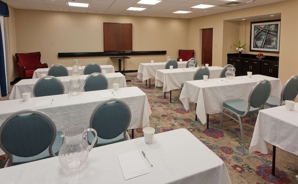Hampton Inn & Suites McComb - photo 51