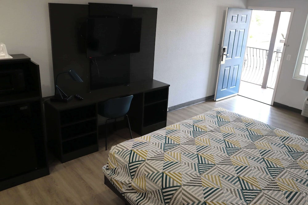 Motel 6 San Diego CA Southbay - photo 19
