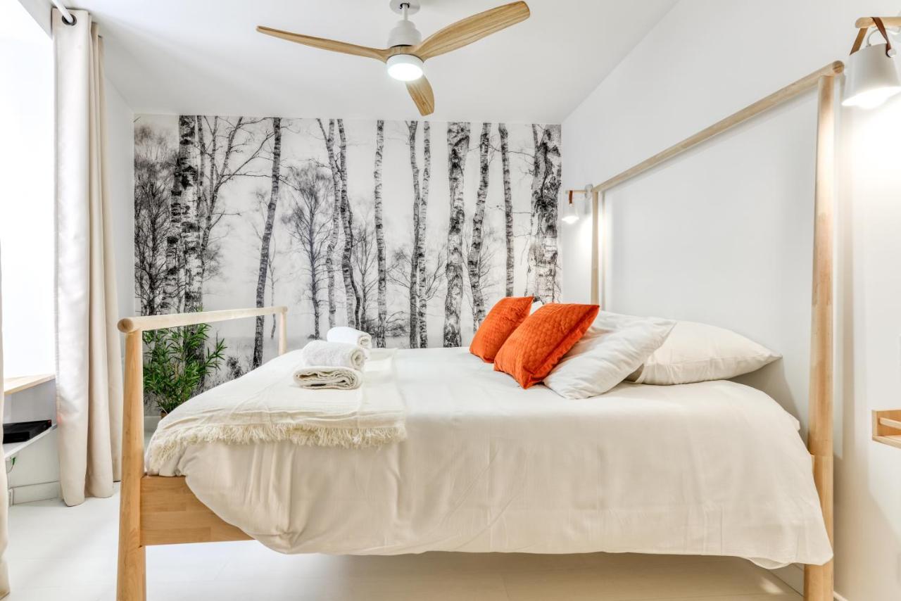 Les Gites de Laure L'or Blanc Appartement Avec Vue Sur Le Chateau Climatisation Netflix a 160 M de la Cite Medievale — 4-Star Luxury Hotel in Carcassonne, France