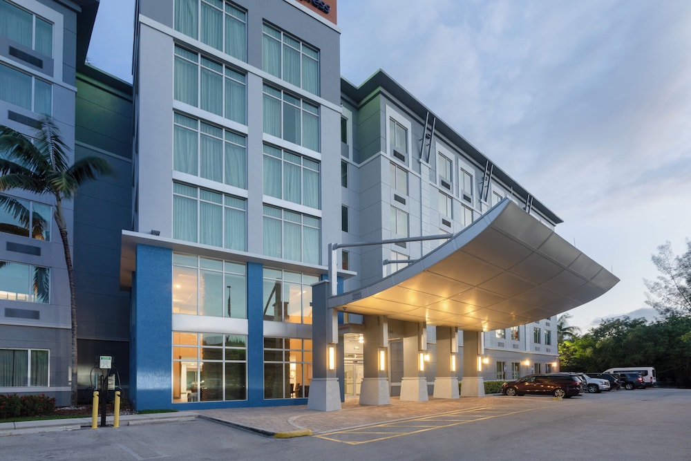 Holiday Inn Express Miami Airport Blue Lagoon Area by IHG - photo 47