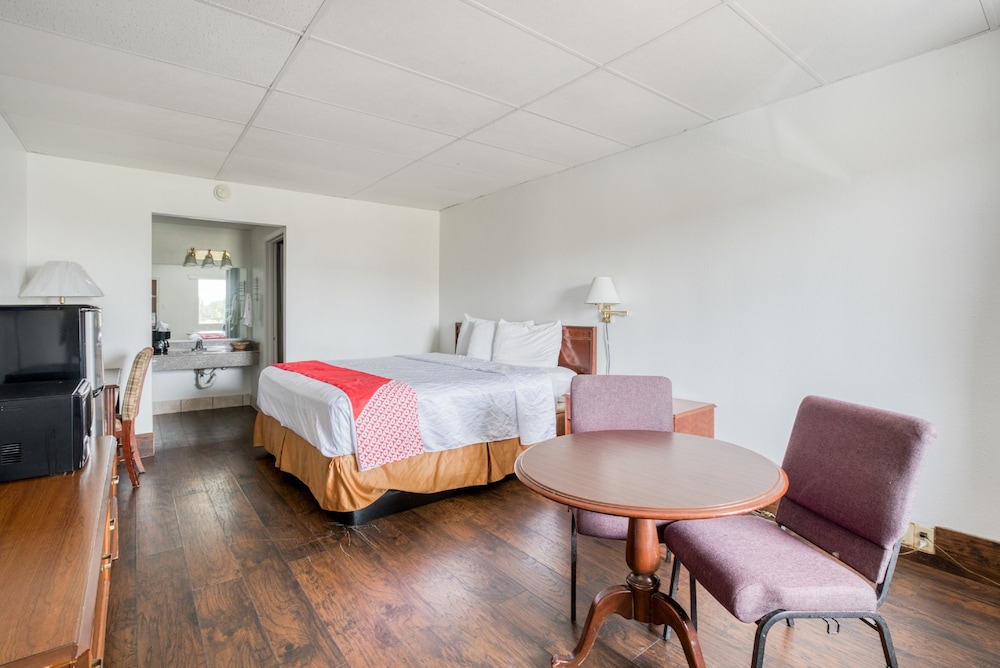 OYO Hotel San Antonio Lackland Air Force Base West - photo 9