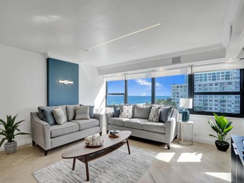 Spacious Ocean View Condo Beach Service 803 — 4-Star Luxury Hotel in Miami Beach, United States