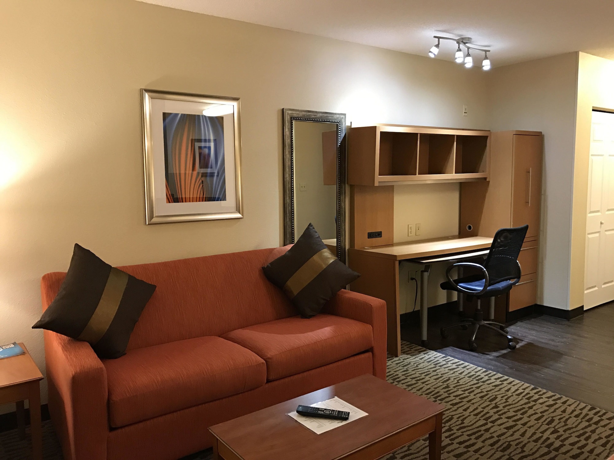 Hawthorn Suites By Wyndham Louisville North - photo 3
