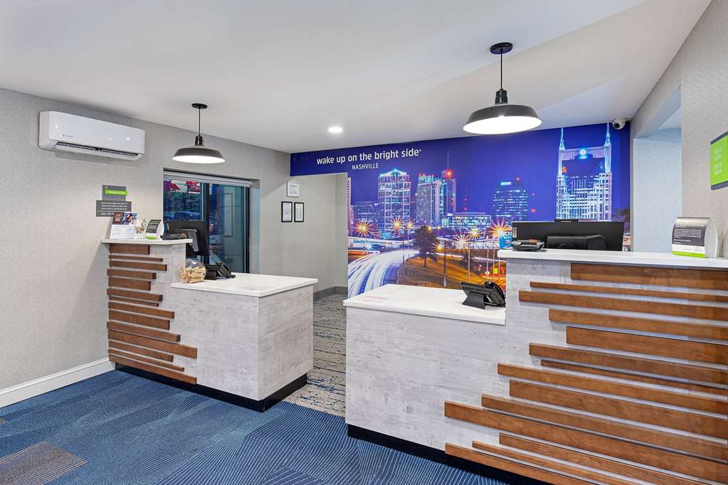 La Quinta Inn & Suites by Wyndham Nashville Airport - photo 3
