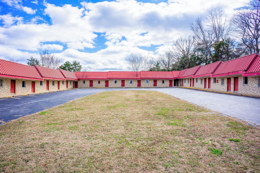 Ozark Junction mountain view by OYO - photo 82