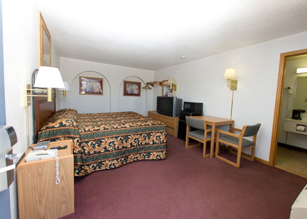 North Country Inn & Suites - photo 2