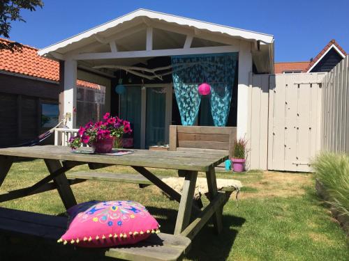 De Zeebries Bed By The Sea — hotel in Westkapelle