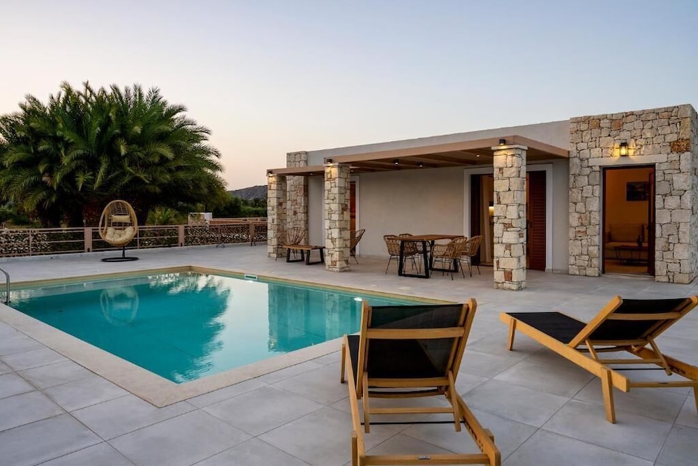 Kastri Hill Luxury Villas — 4-Star Luxury Hotel in Sitia, Greece