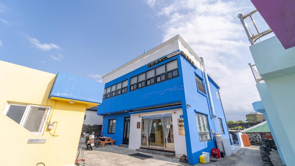 Jeju Tunanghouse Pension — 4-Star Luxury Hotel in Jeju City, South Korea
