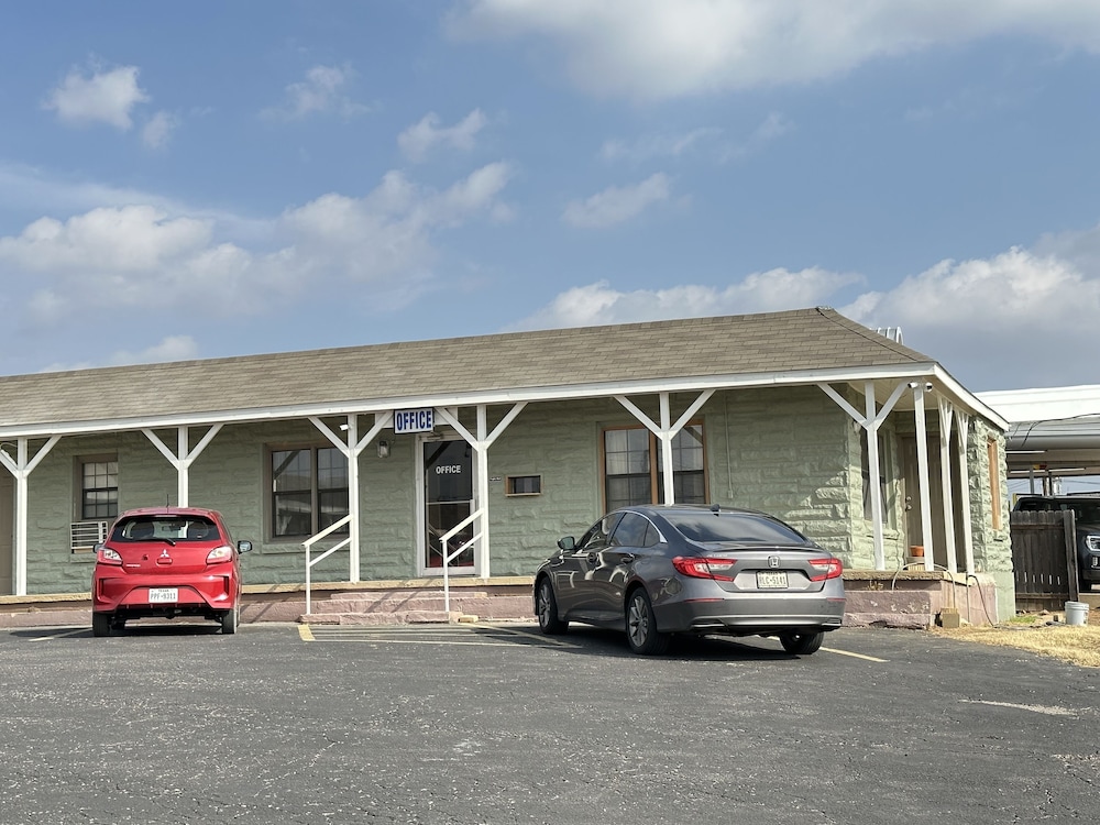 Llano Motel - photo 57