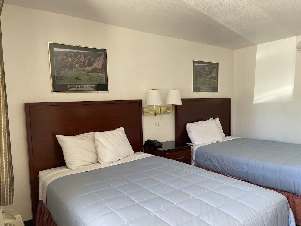Farmington Inn - photo 16