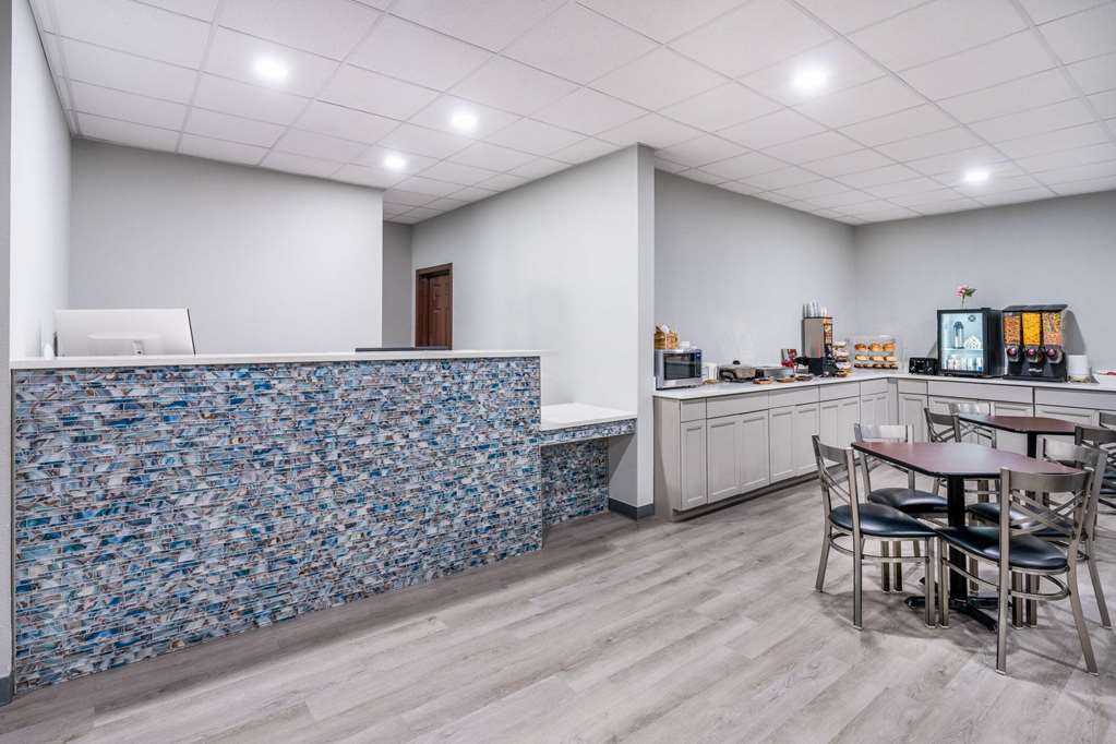 Baymont by Wyndham Carlsbad NM - photo 6