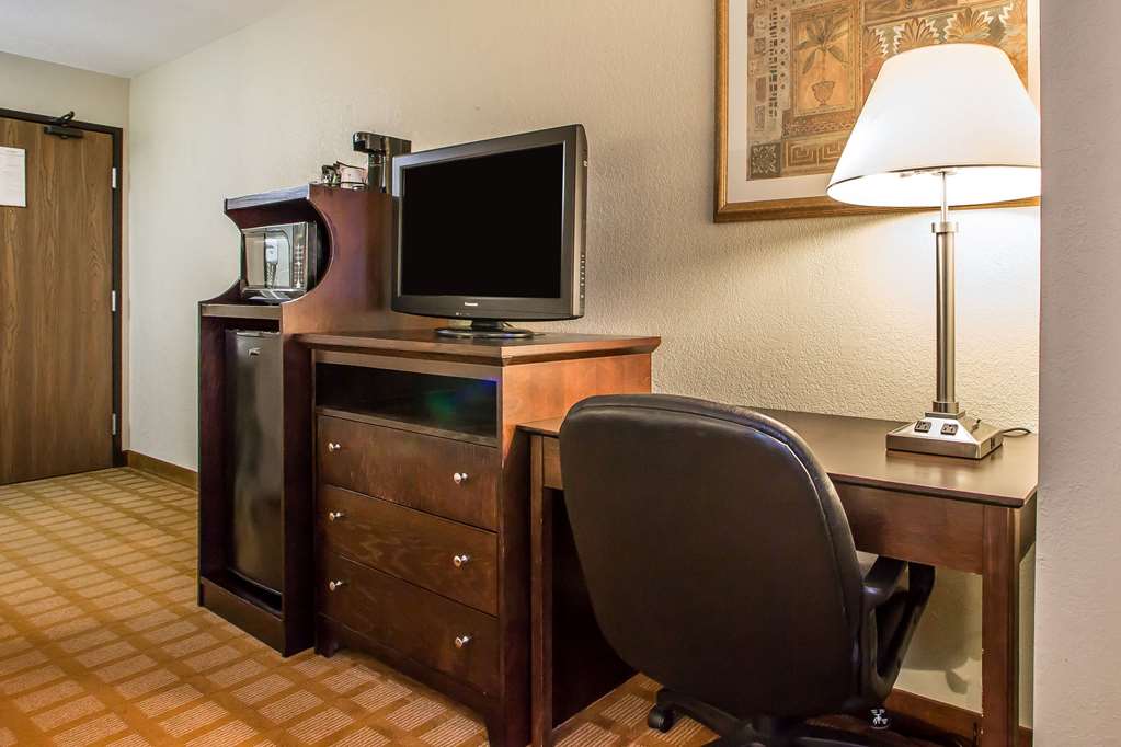 Quality Inn & Suites Marinette - photo 25