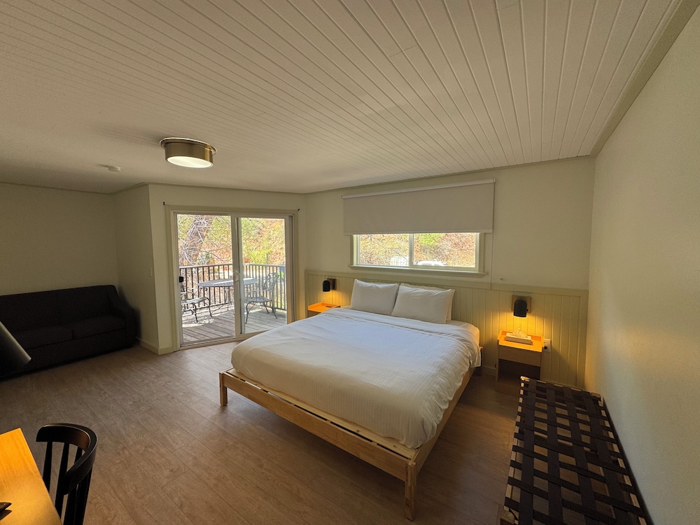 Pikes Peak Inn - photo 19