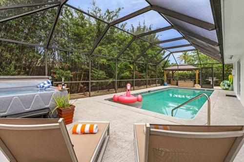 Naples Resort Style Pool Home - last minute hotel in Naples