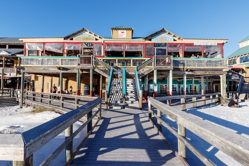 Pelican Isle 215 by RedAwning - photo 43