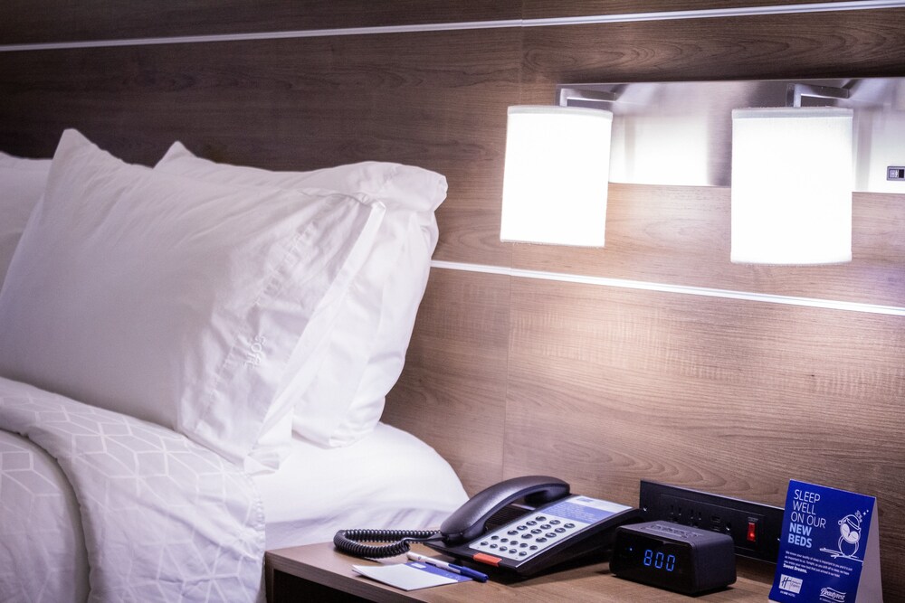 Holiday Inn Express & Suites Boston South Randolph by IHG - photo 12