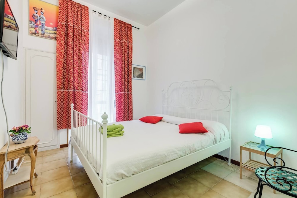 Casa Vacanza Home Sweet Home di Fatha — 4-Star Luxury Hotel in Rome, Italy