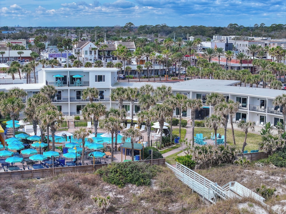 Seahorse Oceanfront Inn - photo 128