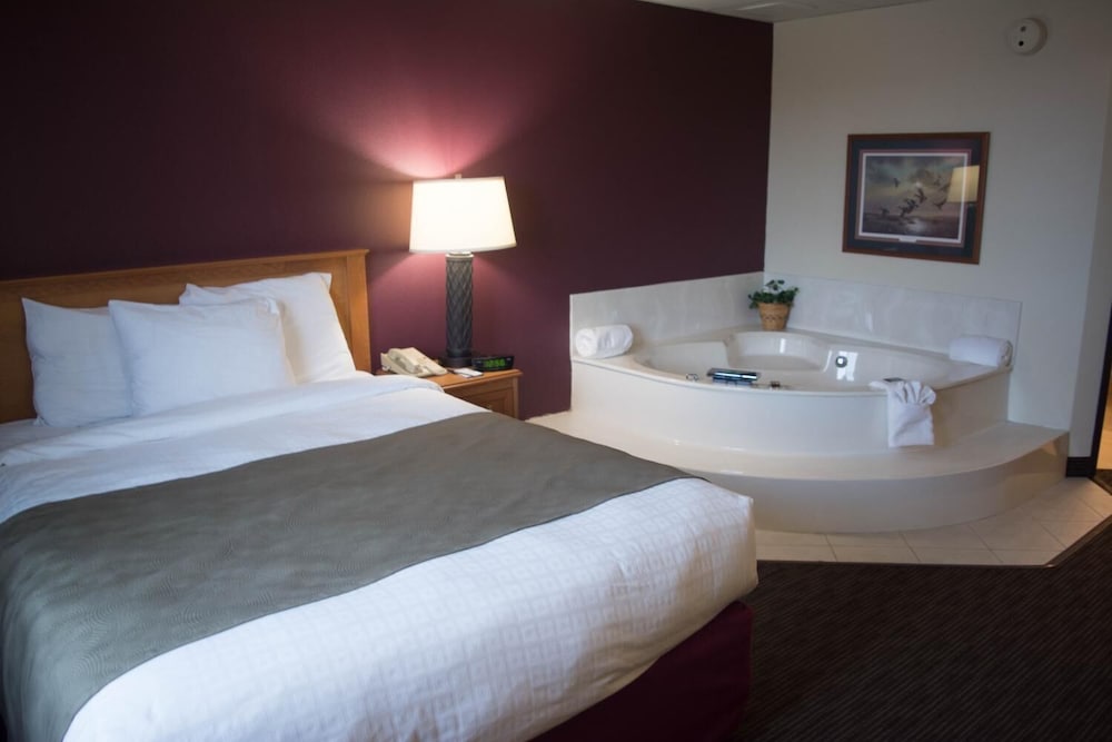 AmericInn by Wyndham Madison SD - photo 8