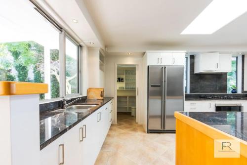Seaview Haven in Castor Bay — 4-Star Luxury Hotel in Auckland, New Zealand