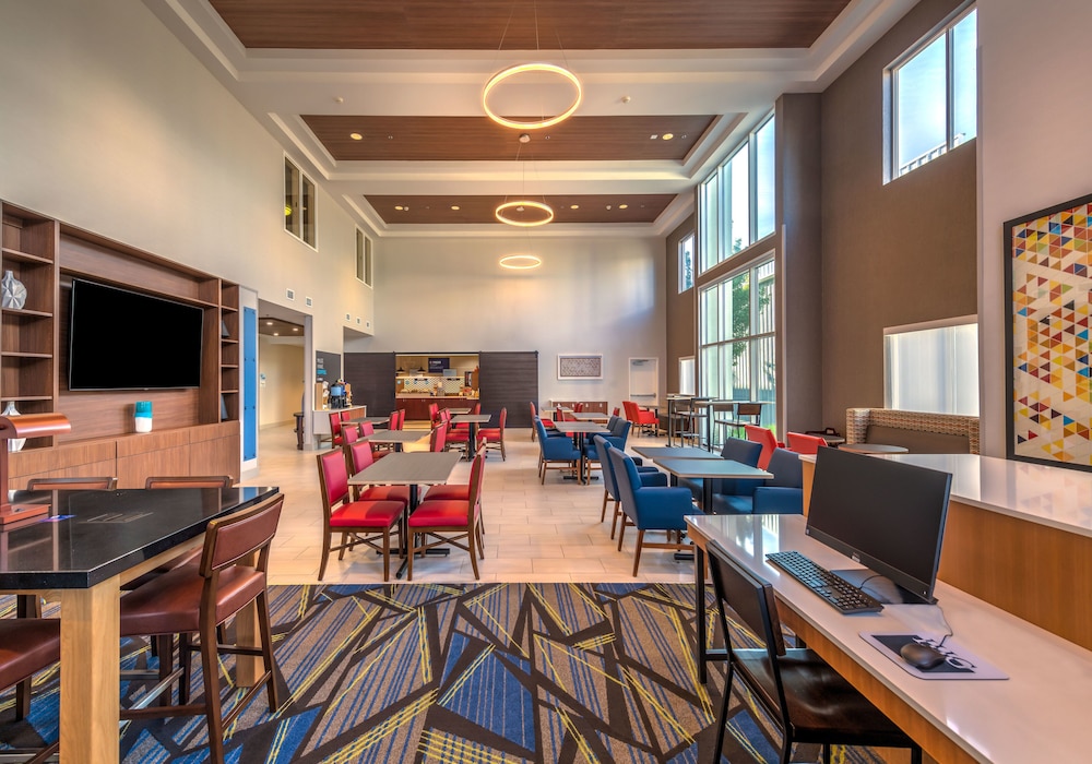 Holiday Inn Express Reno Airport by IHG - photo 23