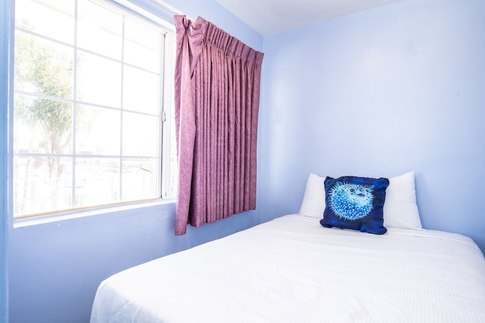 Aqua Breeze Inn - photo 54