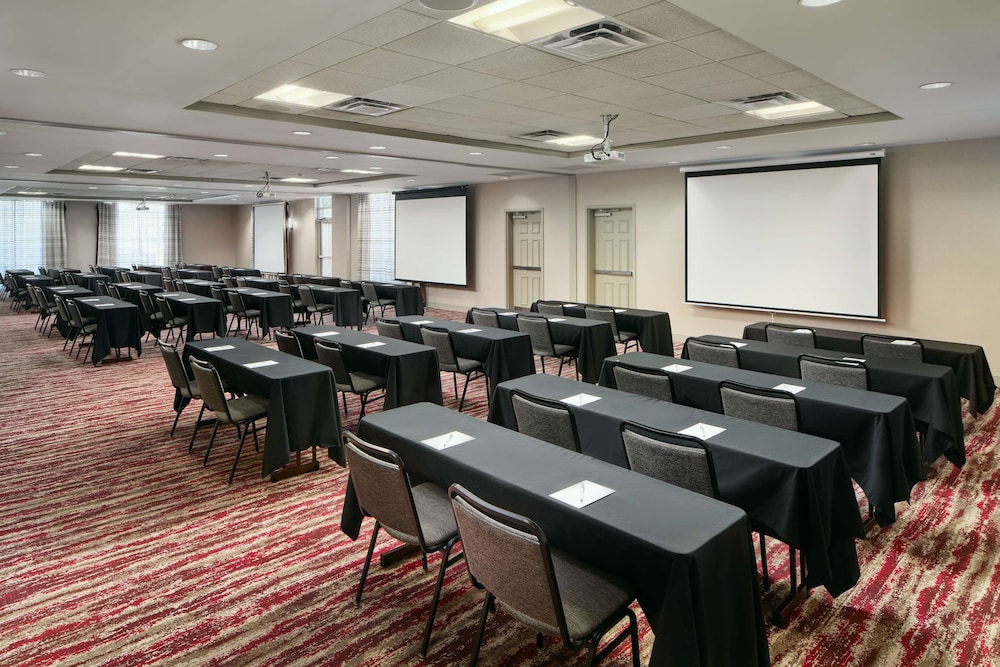 Hilton Garden Inn Schaumburg - photo 28