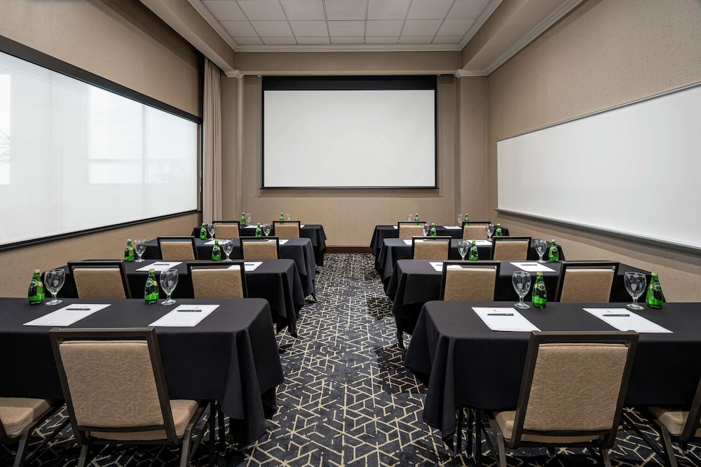 Embassy Suites by Hilton Fort Worth Downtown - photo 61