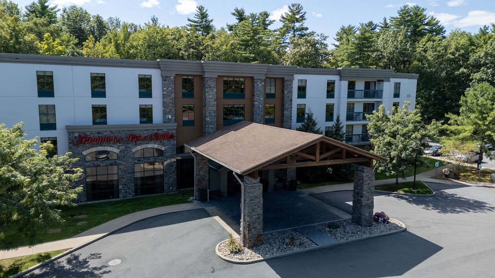 Hampton Inn & Suites Lake George - photo 82