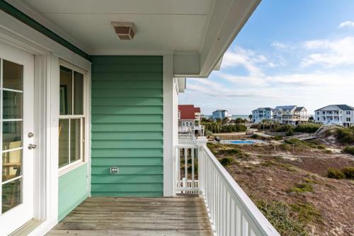 Emerald Breeze by Oak Island Accommodations - photo 37