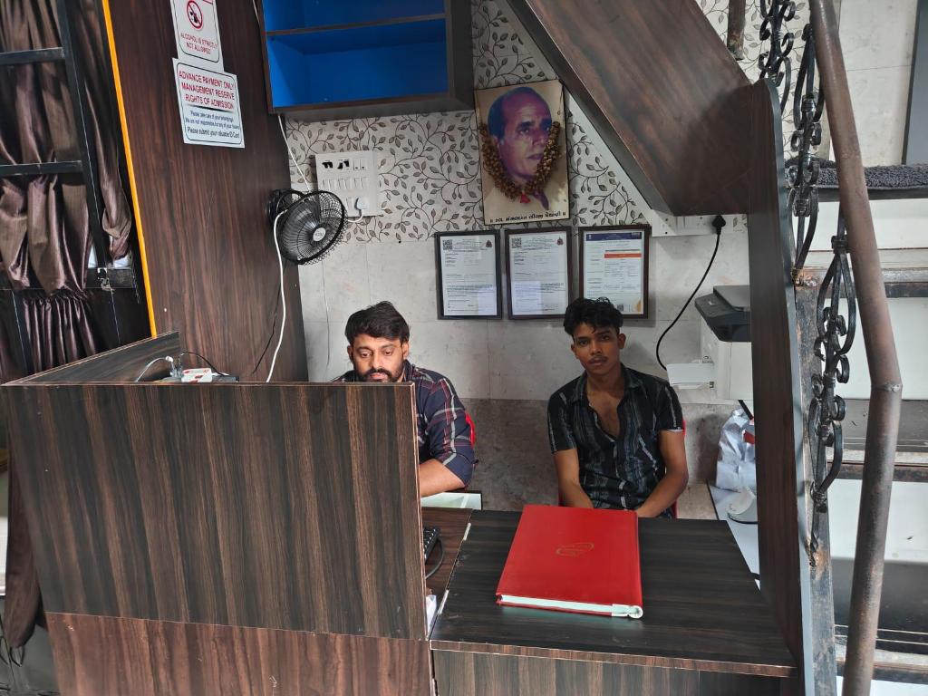 Rameshwar Dormitories Vile Parle Highway