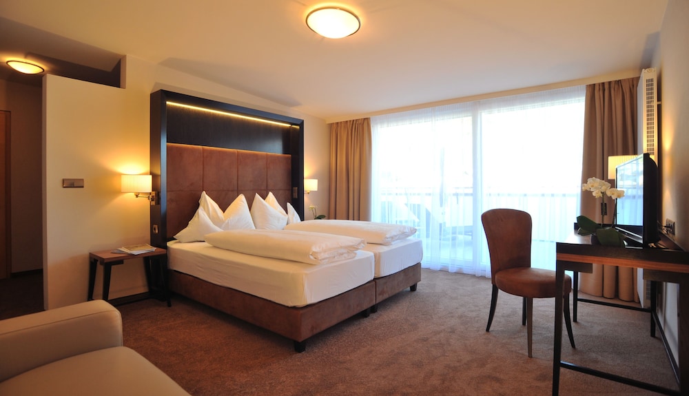 Hotel Goldene Rose - carbon neutral hotel in Silandro