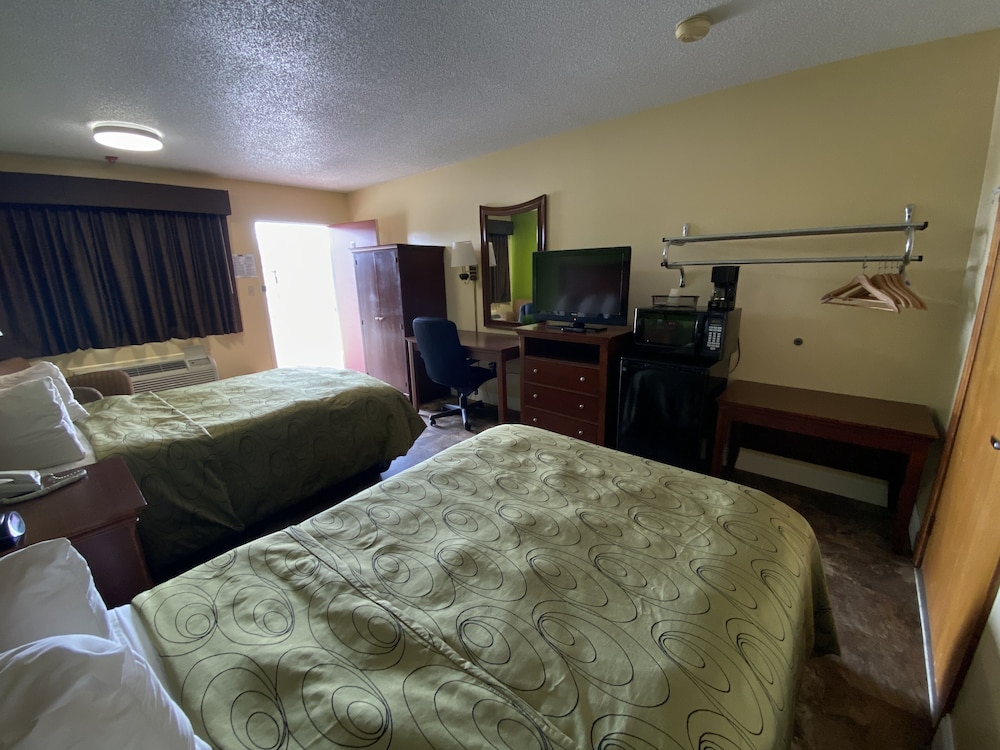 Rodeway Inn Baxley - photo 12