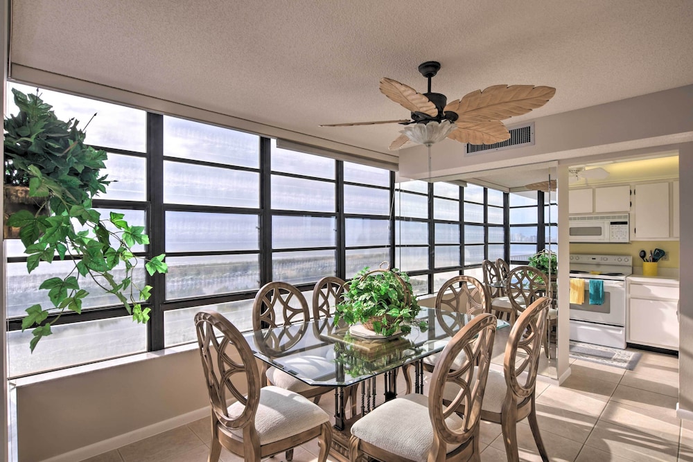 Beachfront Marco Island Resort Condo with Pool - photo 8