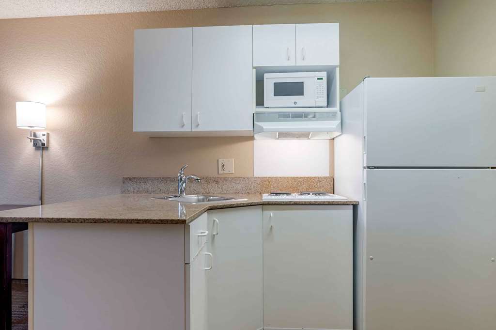 Extended Stay America Suites Orange County Lake Forest - photo 14