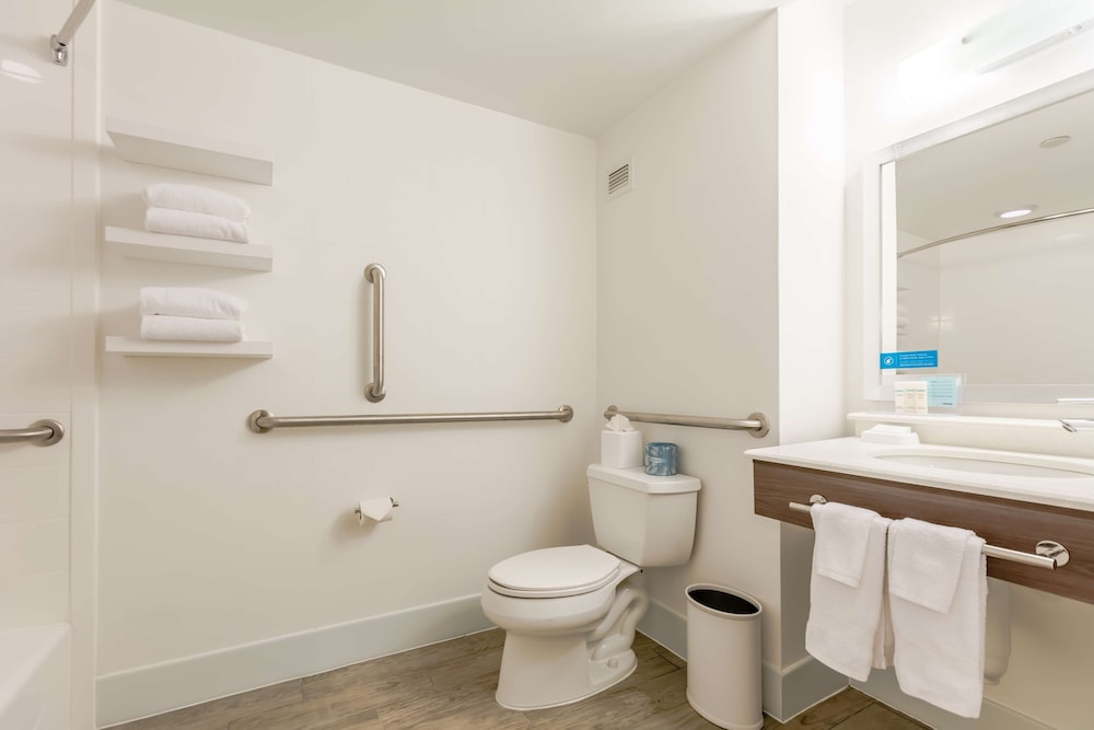 Hampton Inn St. Charles St. Peters - photo 26