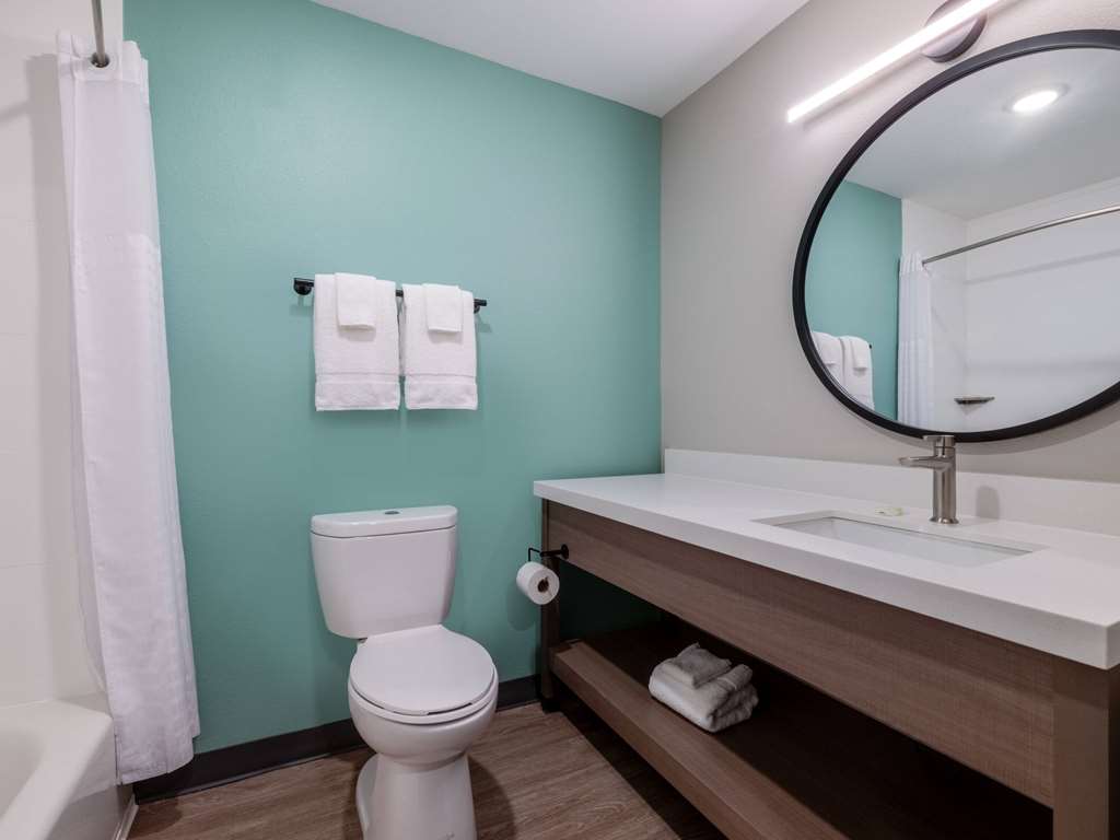 ECHO Suites Extended Stay by Wyndham Spartanburg - photo 24