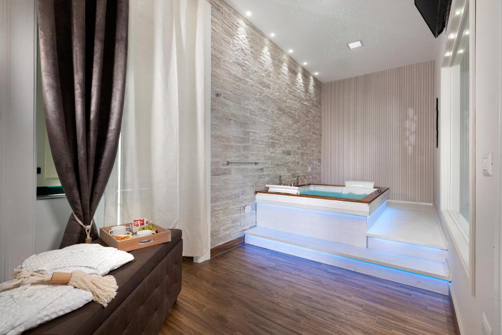 Emma luxury room — 4-Star Luxury Hotel in Sorrento, Italy