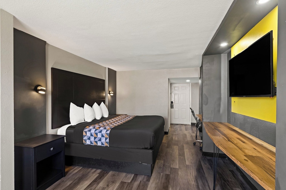 Scottish Inns Austin - photo 10