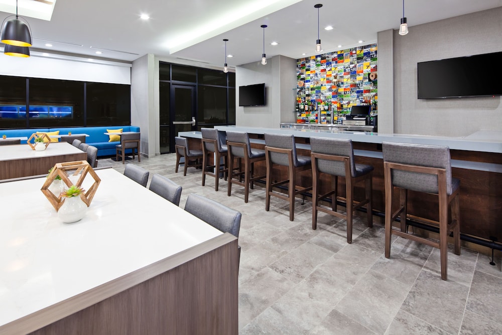 SpringHill Suites by Marriott Escondido Downtown - photo 27