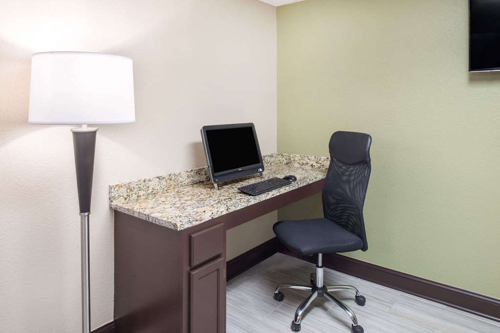 Super 8 by Wyndham Charleston Sikeston East MO - photo 15